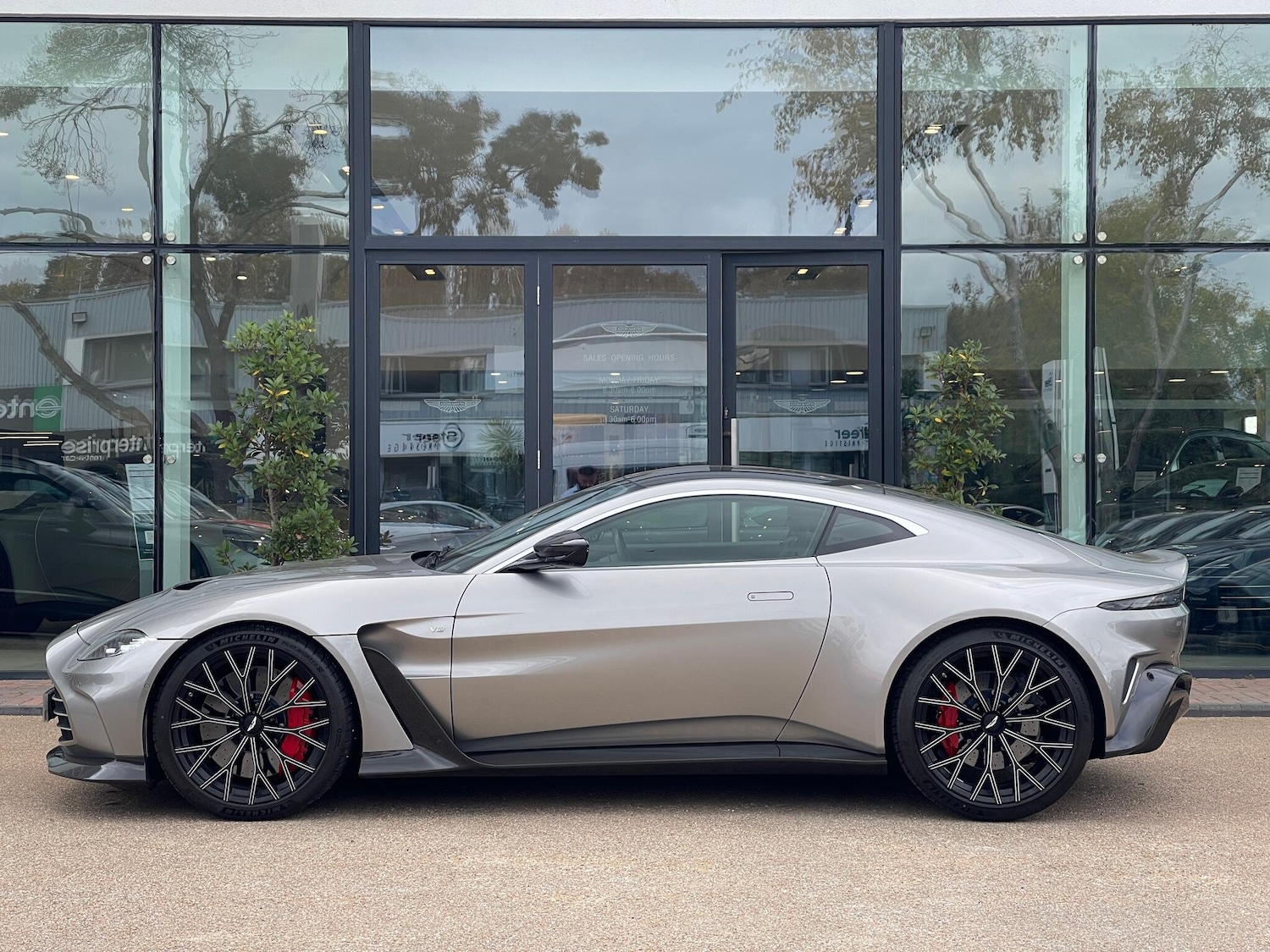 Used Aston Martin Vantage 2022 for sale - 77143300: Photo 16
