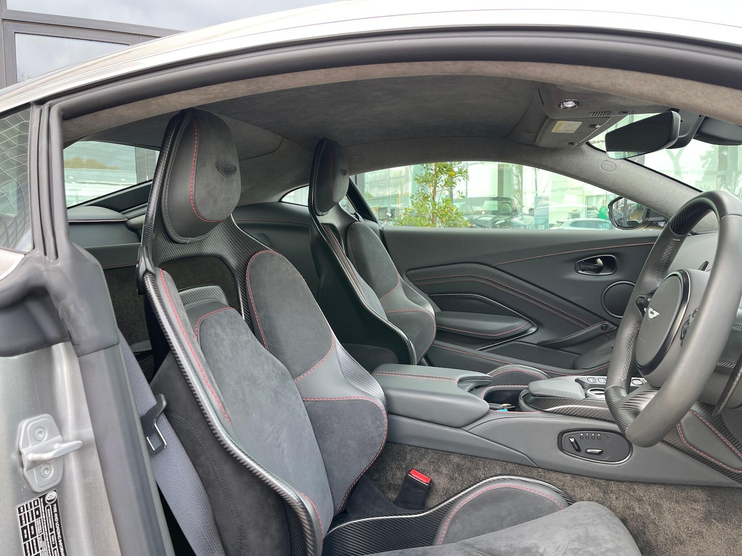 Used Aston Martin Vantage 2022 for sale - 77143300: Photo 34