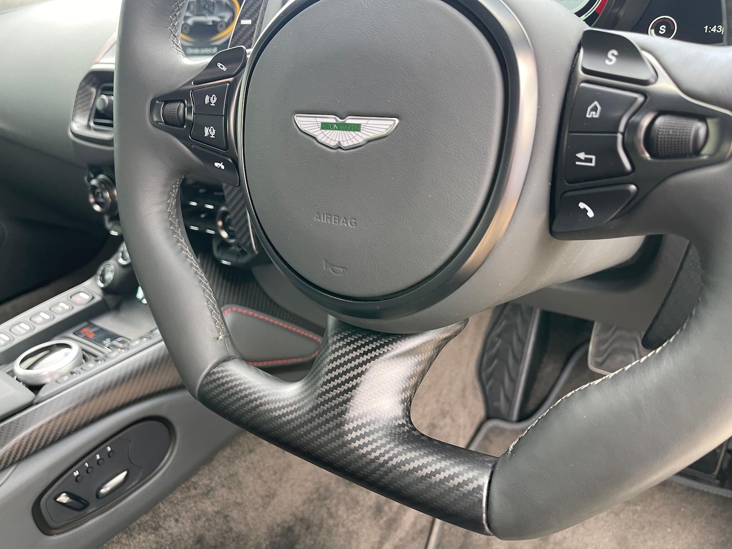 Used Aston Martin Vantage 2022 for sale - 77143300: Photo 53