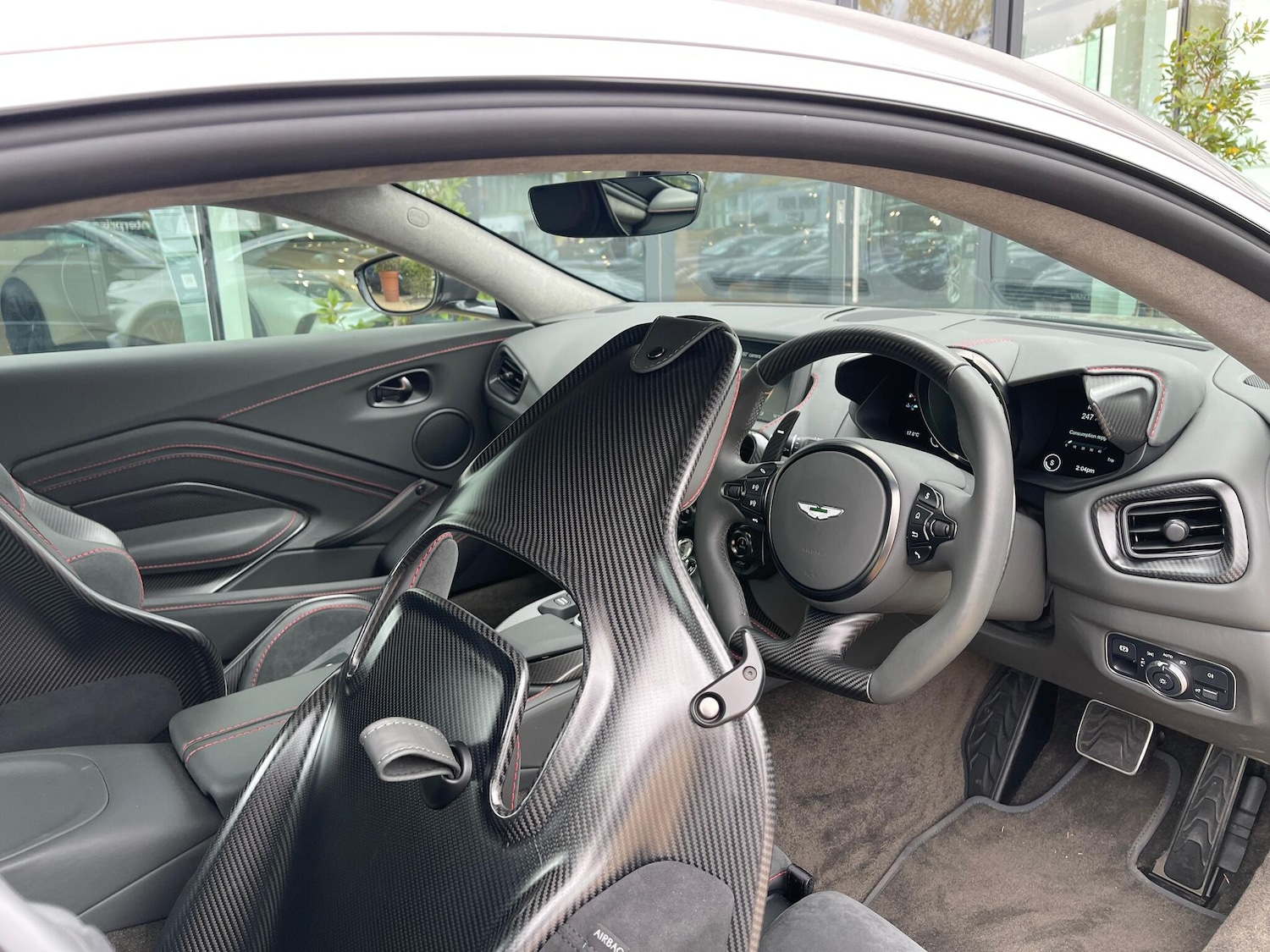 Used Aston Martin Vantage 2022 for sale - 77143300: Photo 63