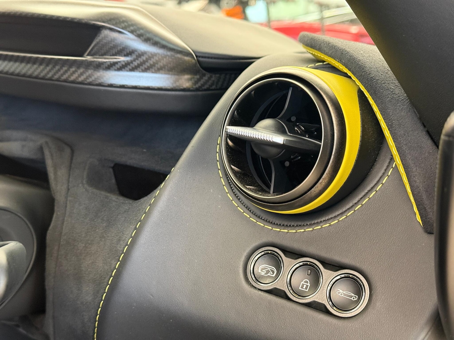Used McLaren 720S 2018 for sale - 76886401: Photo 13