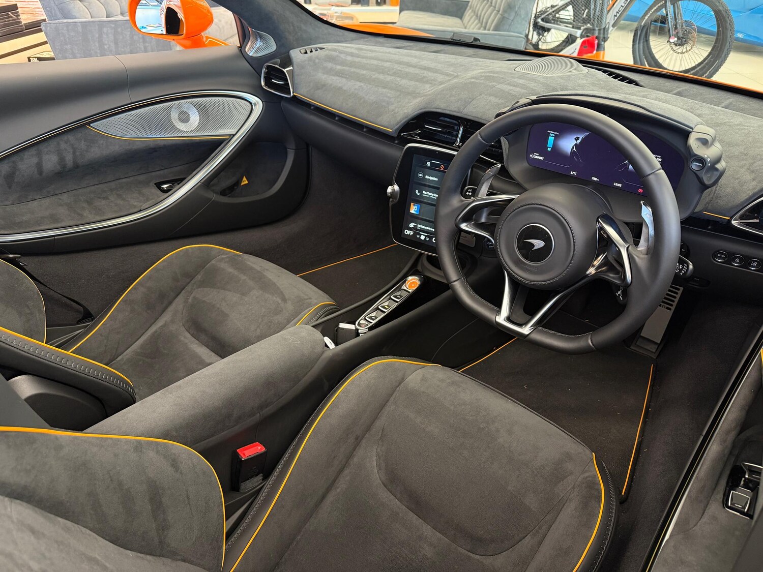 Used McLaren Artura 2025 for sale - 77469400: Photo 10