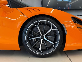 Used McLaren Artura 2025 for sale - 77469400: Photo