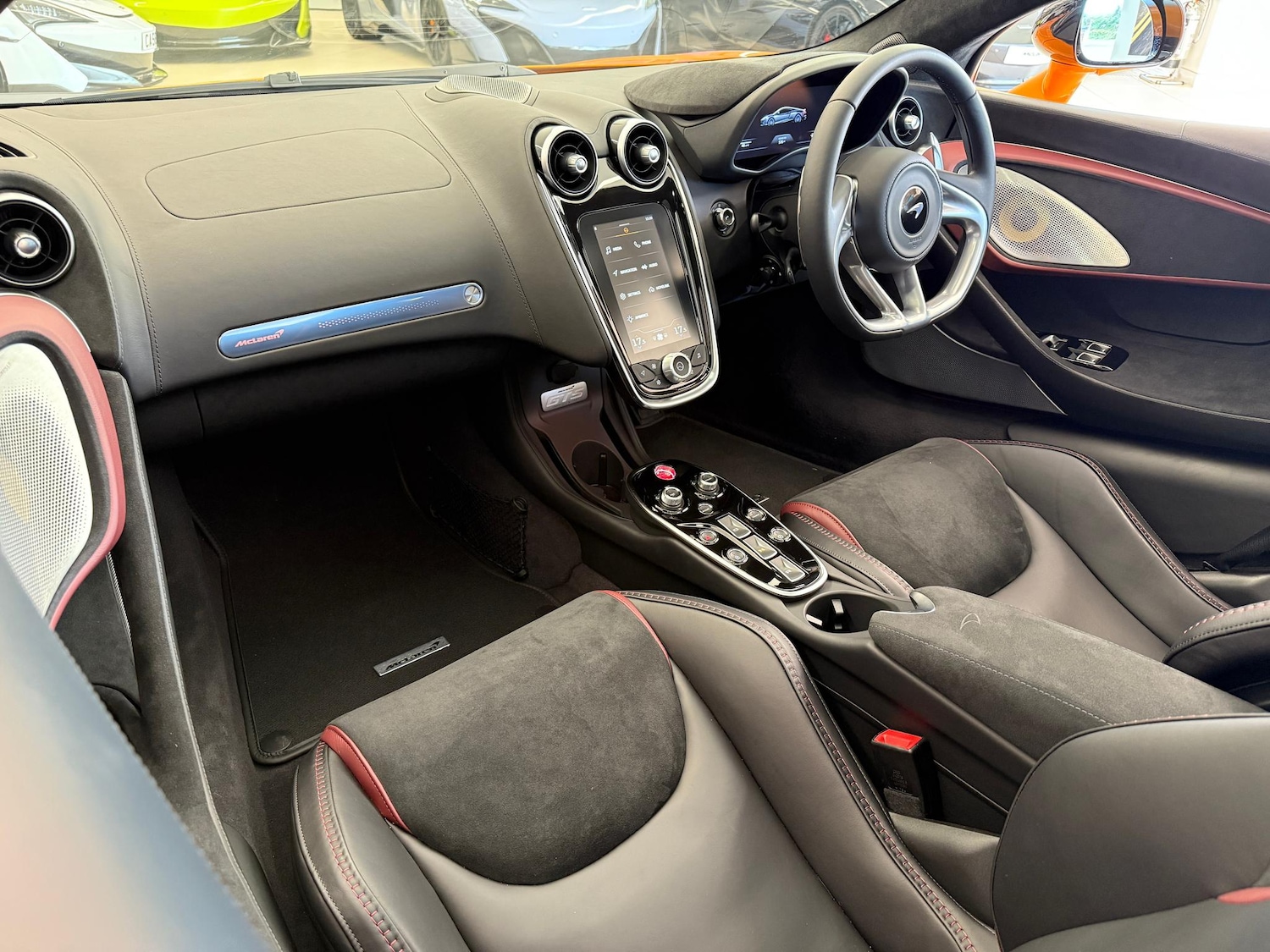 Used McLaren GT 2025 for sale - 76189997: Photo 10