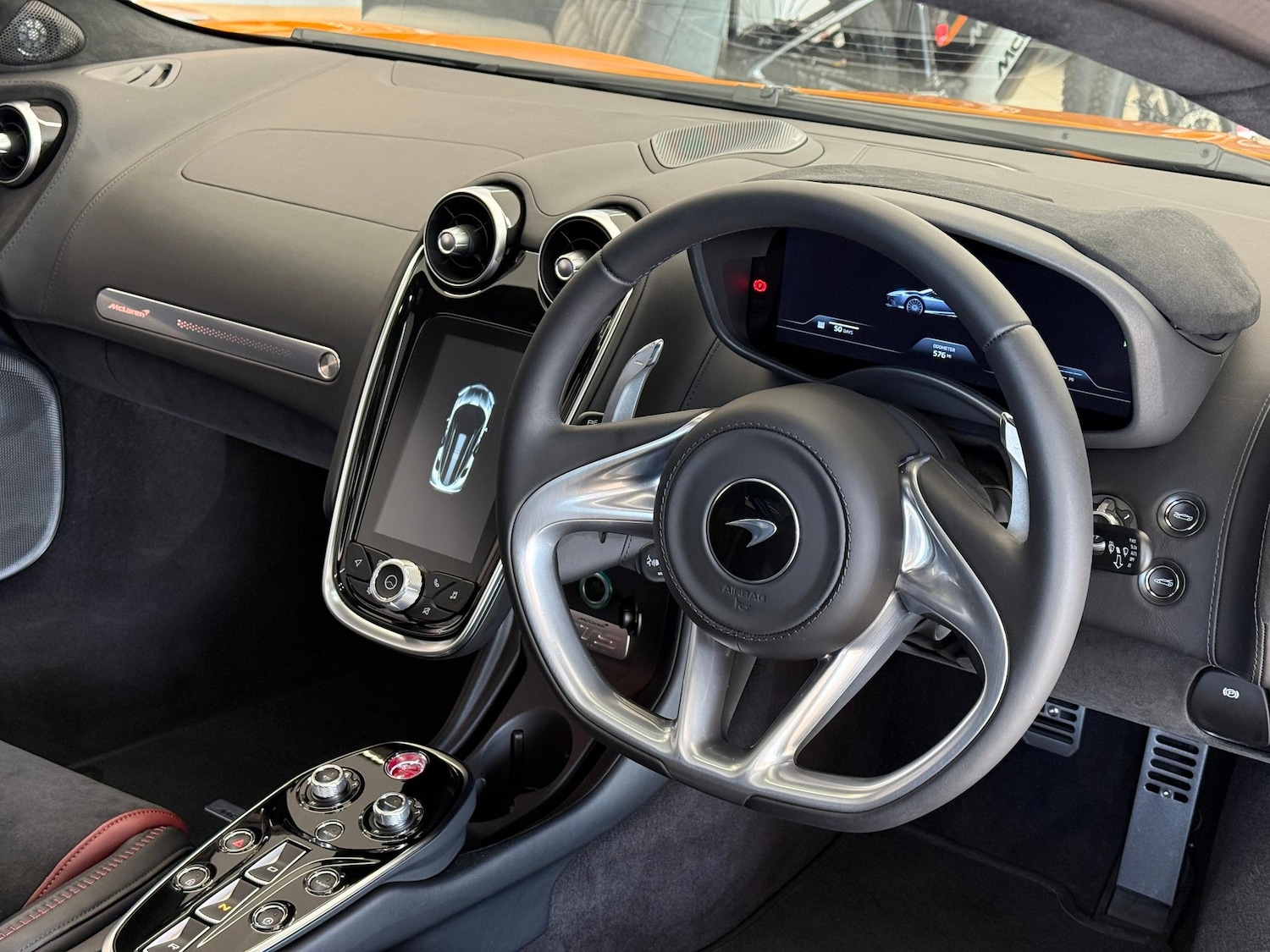 Used McLaren GT 2025 for sale - 76189997: Photo 11