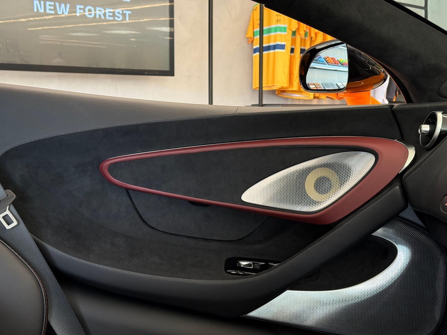 Used McLaren GT 2025 for sale - 76189997: Photo 12