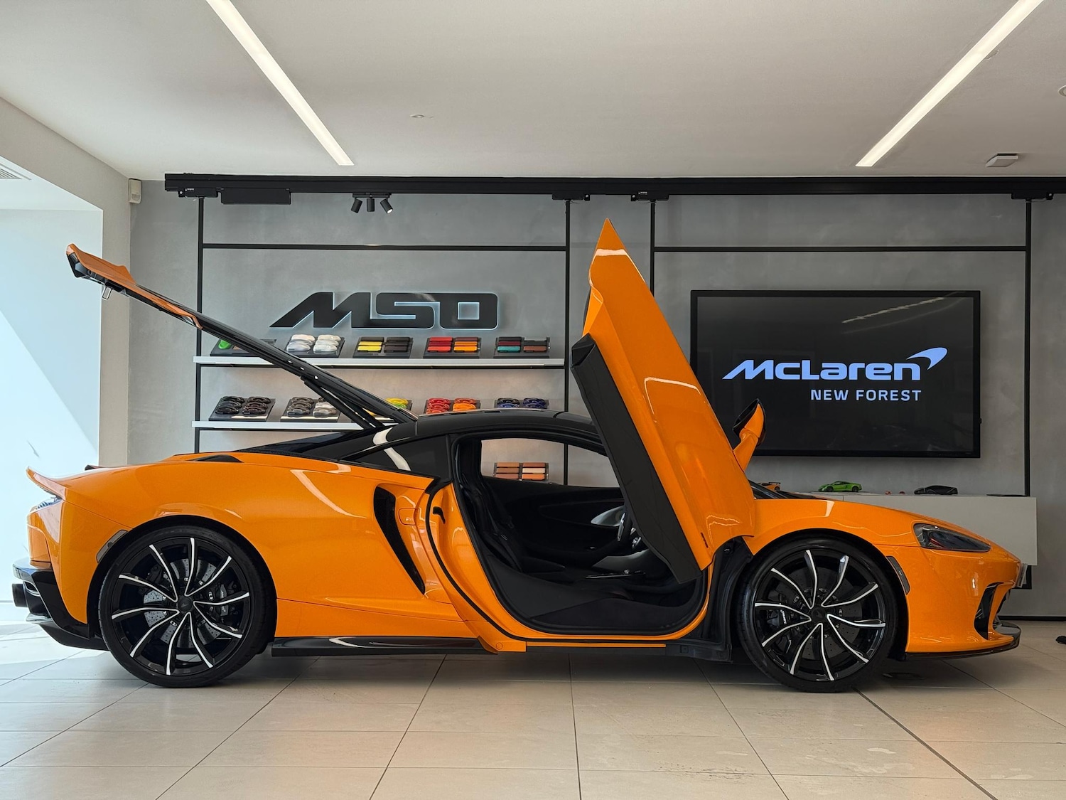 Used McLaren GT 2025 for sale - 76189997: Photo 9
