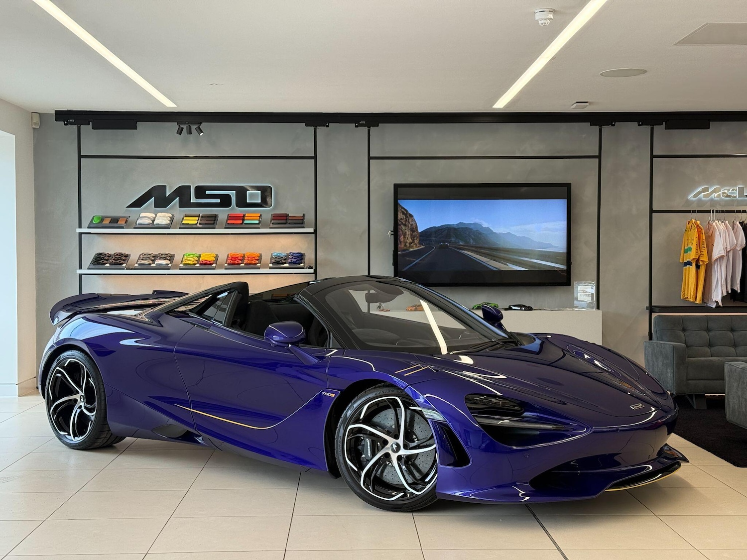 Used McLaren 750S 2025 for sale - 76800979: Photo 1