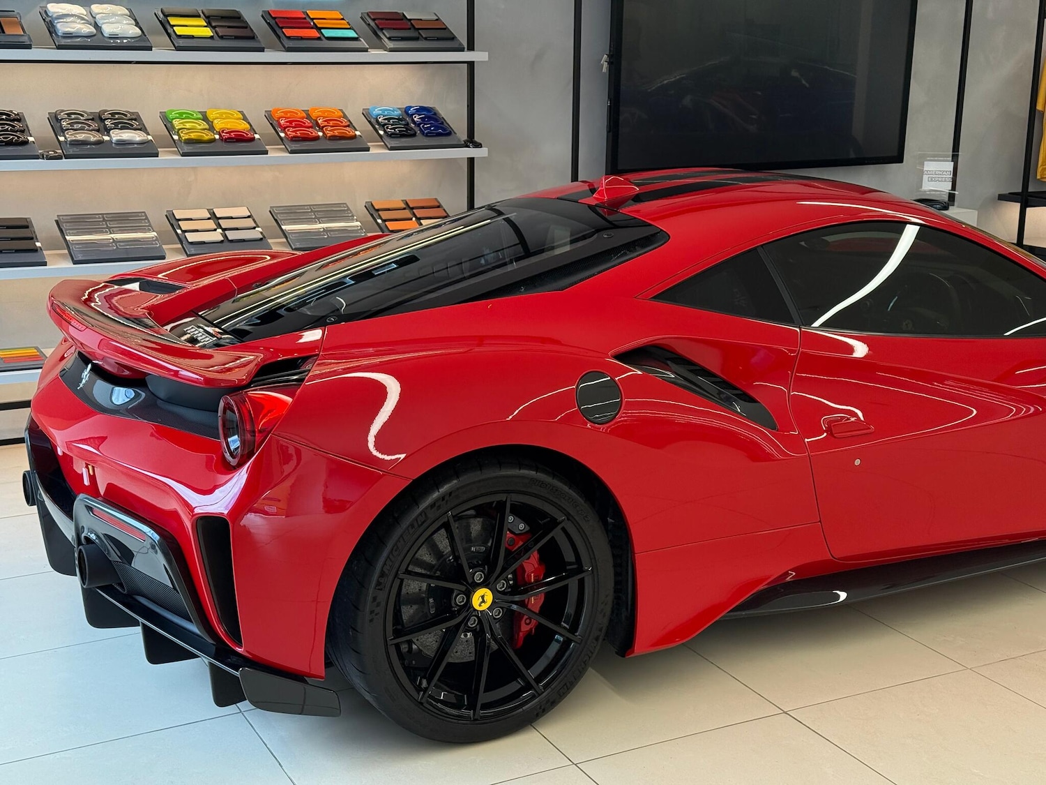 Used Ferrari 488 Pista 2019 for sale - 76389346: Photo 13