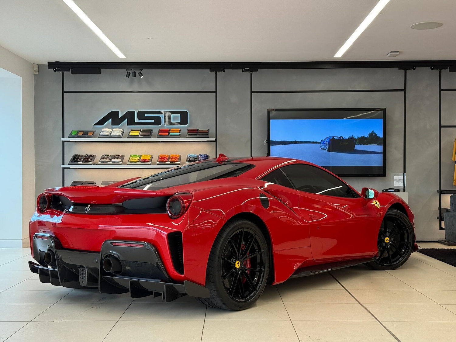 Used Ferrari 488 Pista 2019 for sale - 76389346: Photo 14
