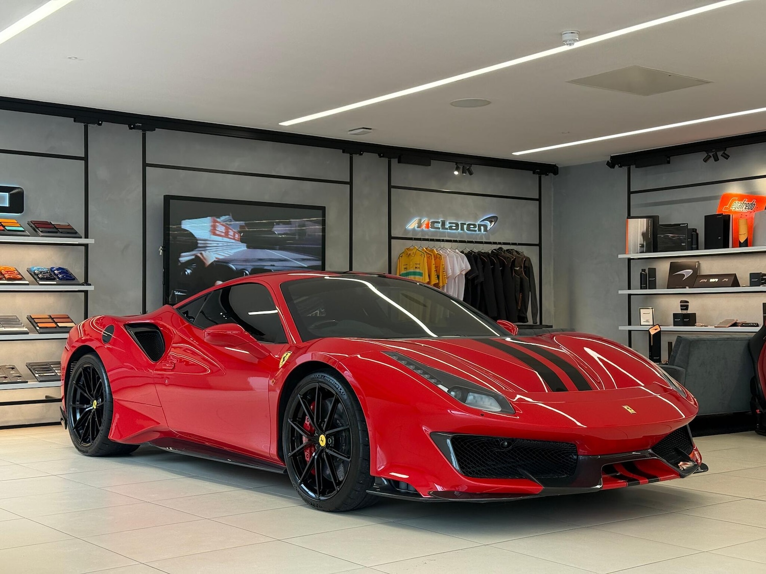 Used Ferrari 488 Pista 2019 for sale - 76389346: Photo 15