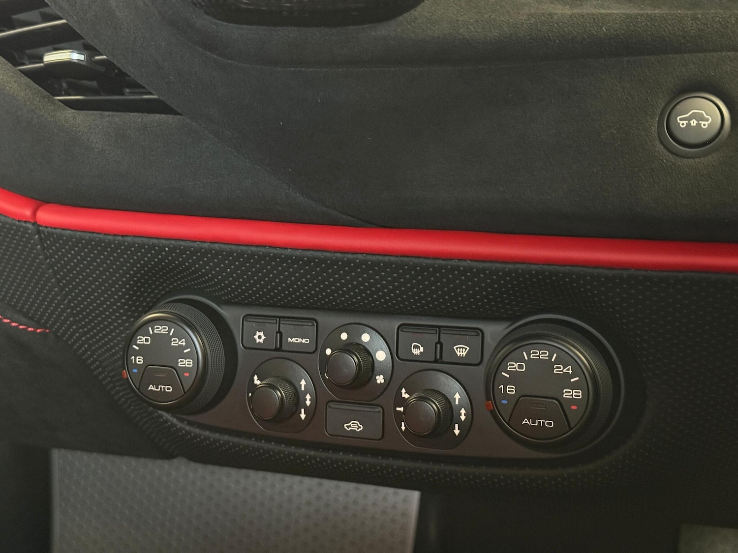 Used Ferrari 488 Pista 2019 for sale - 76389346: Photo 34