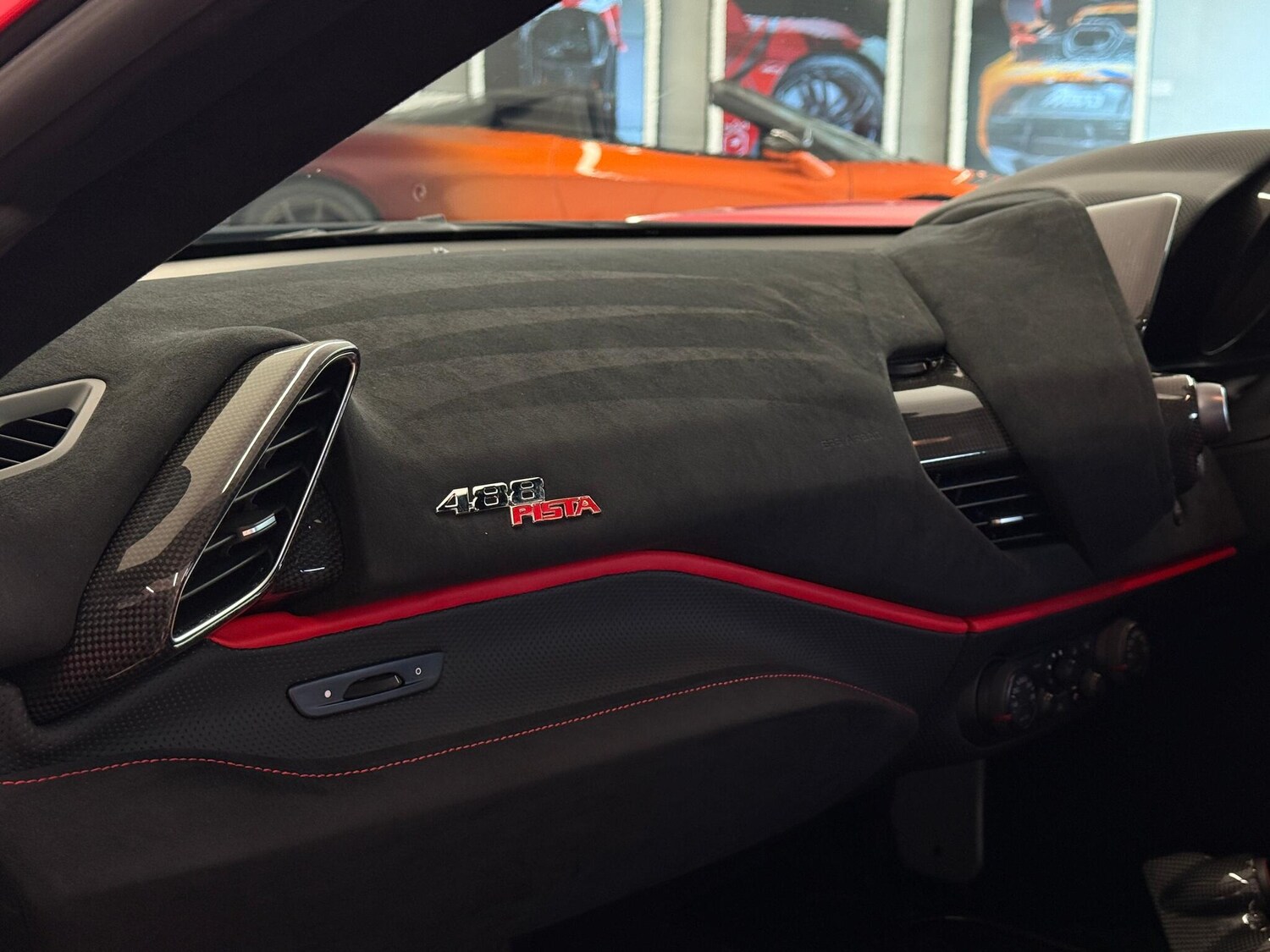 Used Ferrari 488 Pista 2019 for sale - 76389346: Photo 39