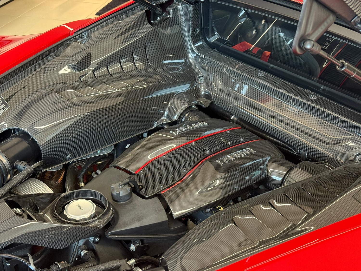 Used Ferrari 488 Pista 2019 for sale - 76389346: Photo 7