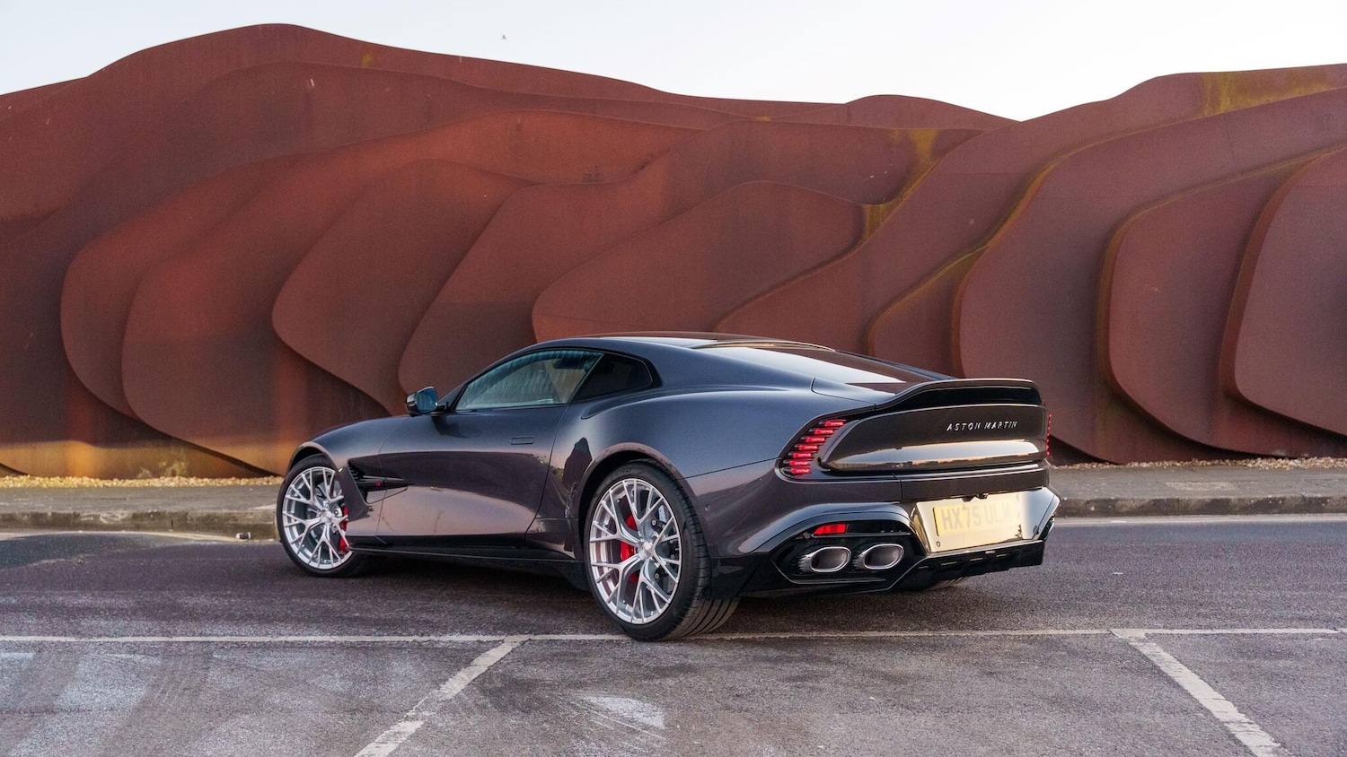 Used Aston Martin Vanquish for sale - 77190732: Photo 2