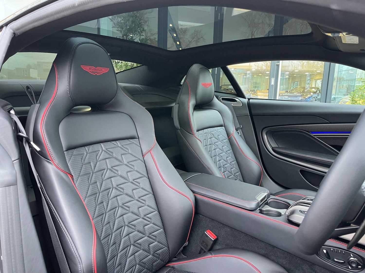 Used Aston Martin Vanquish for sale - 77190732: Photo 32