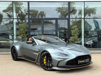 (73) - 5.2 V12 BiTurbo Roadster 2dr Petrol Auto Euro 6 (s/s) (700 ps)