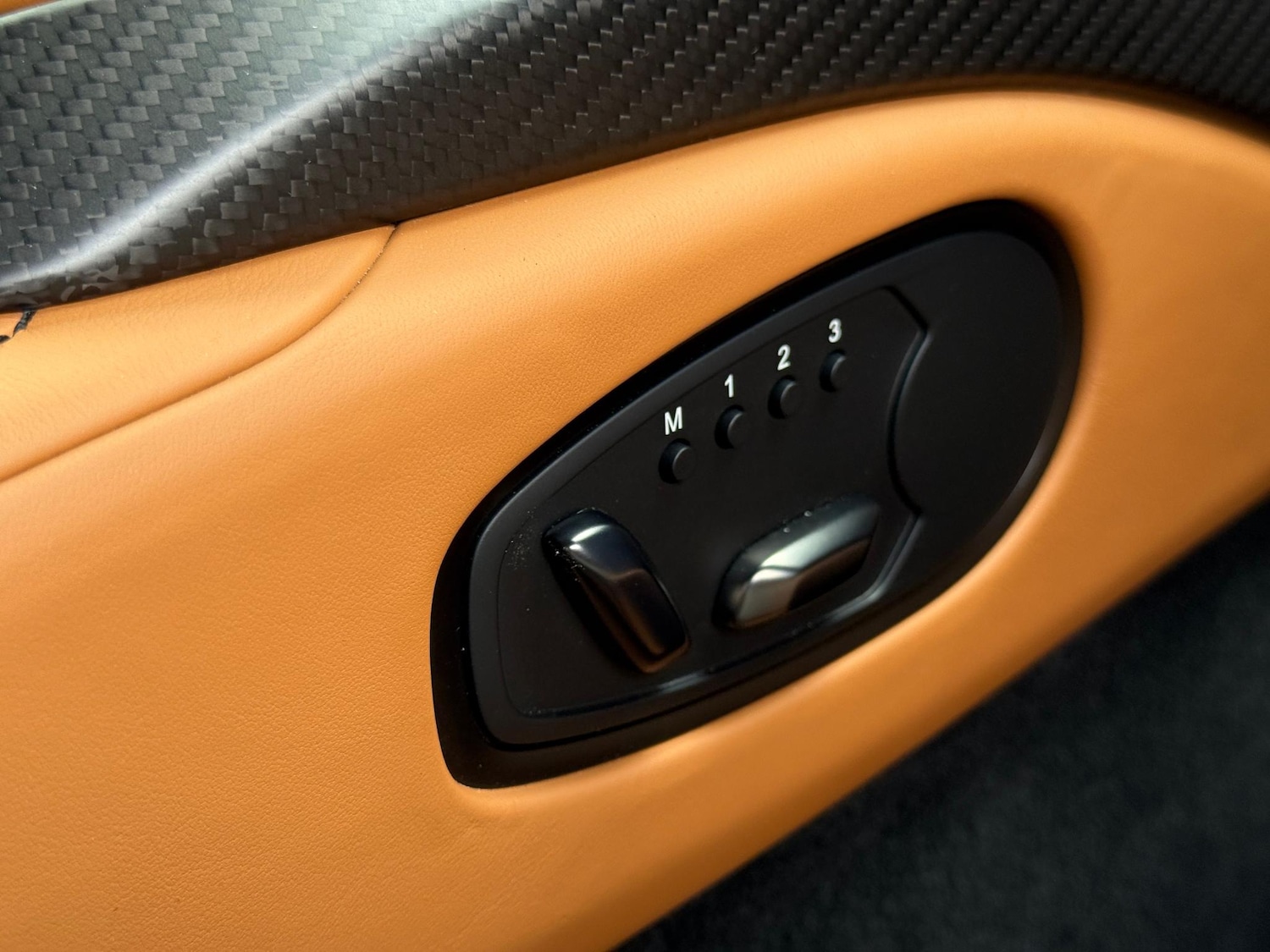 Used Aston Martin Vantage 2023 for sale - 77144373: Photo 55