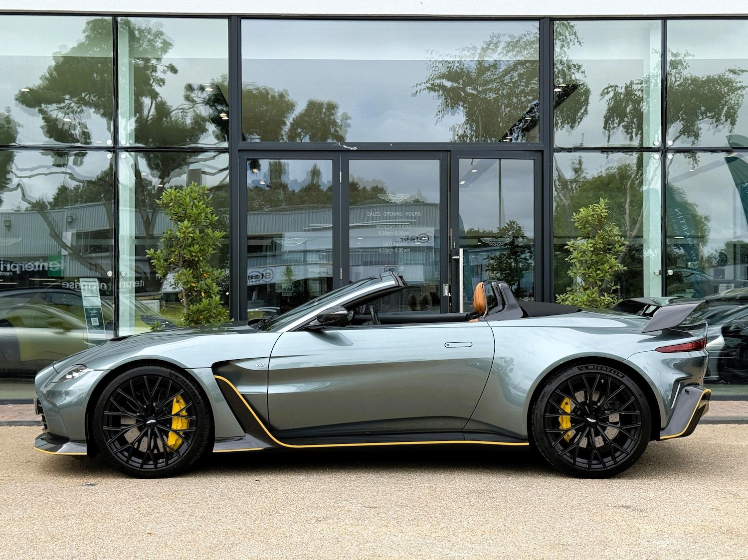 Used Aston Martin Vantage 2023 for sale - 77144373: Photo 60