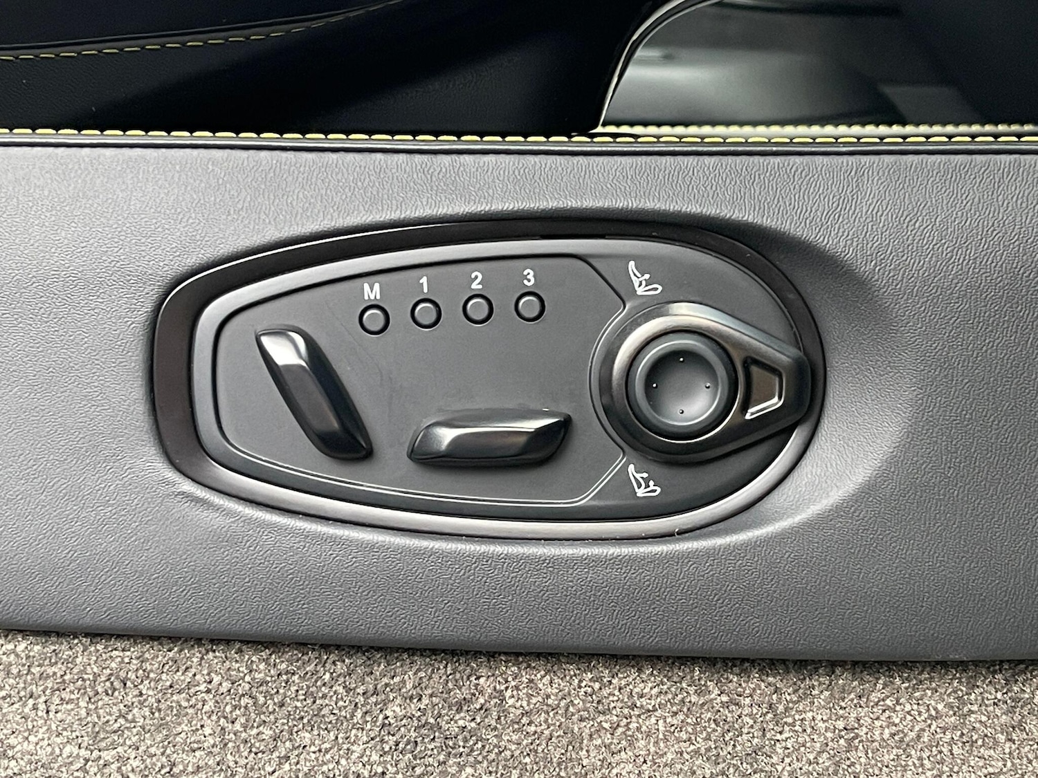 Used Aston Martin Vantage 2026 for sale - 77175379: Photo 20