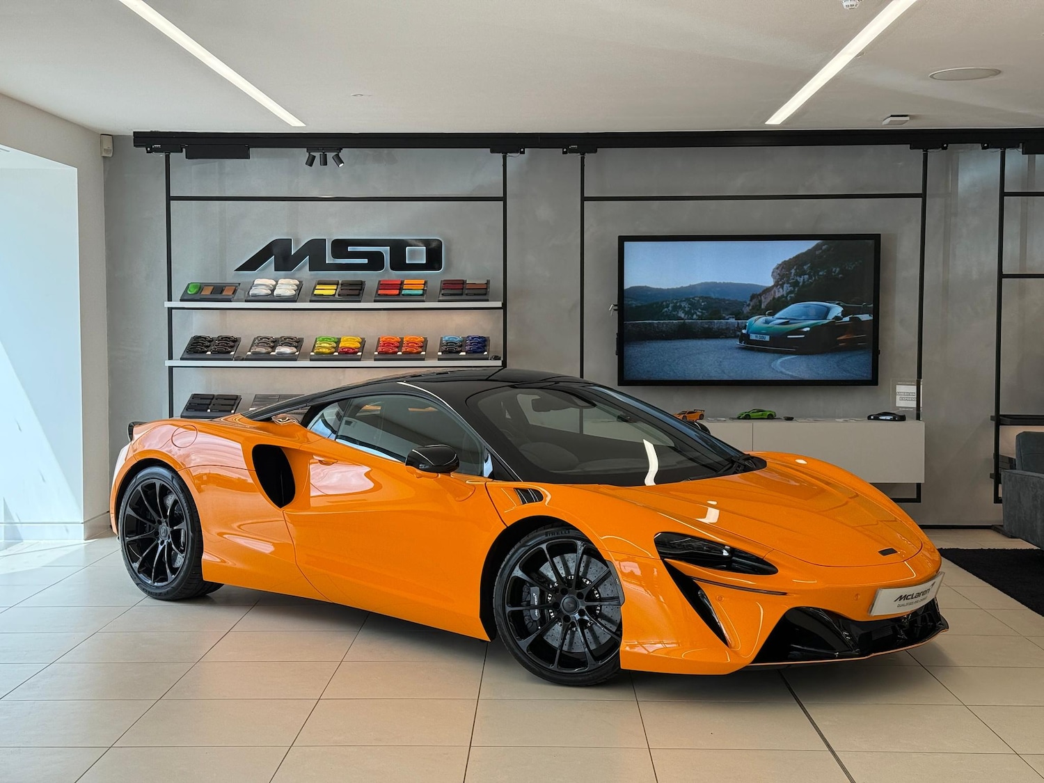 Used McLaren Artura 2025 for sale - 76189537: Photo 1