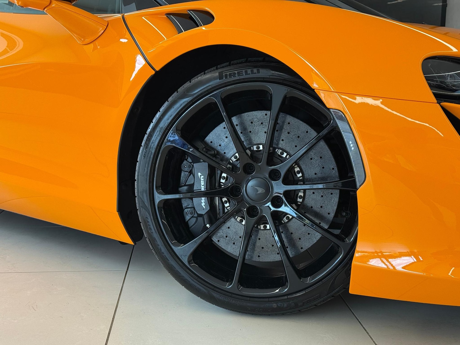 Used McLaren Artura 2025 for sale - 76189537: Photo 10