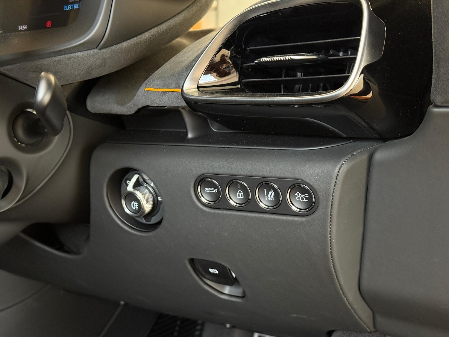 Used McLaren Artura 2025 for sale - 76189537: Photo 21