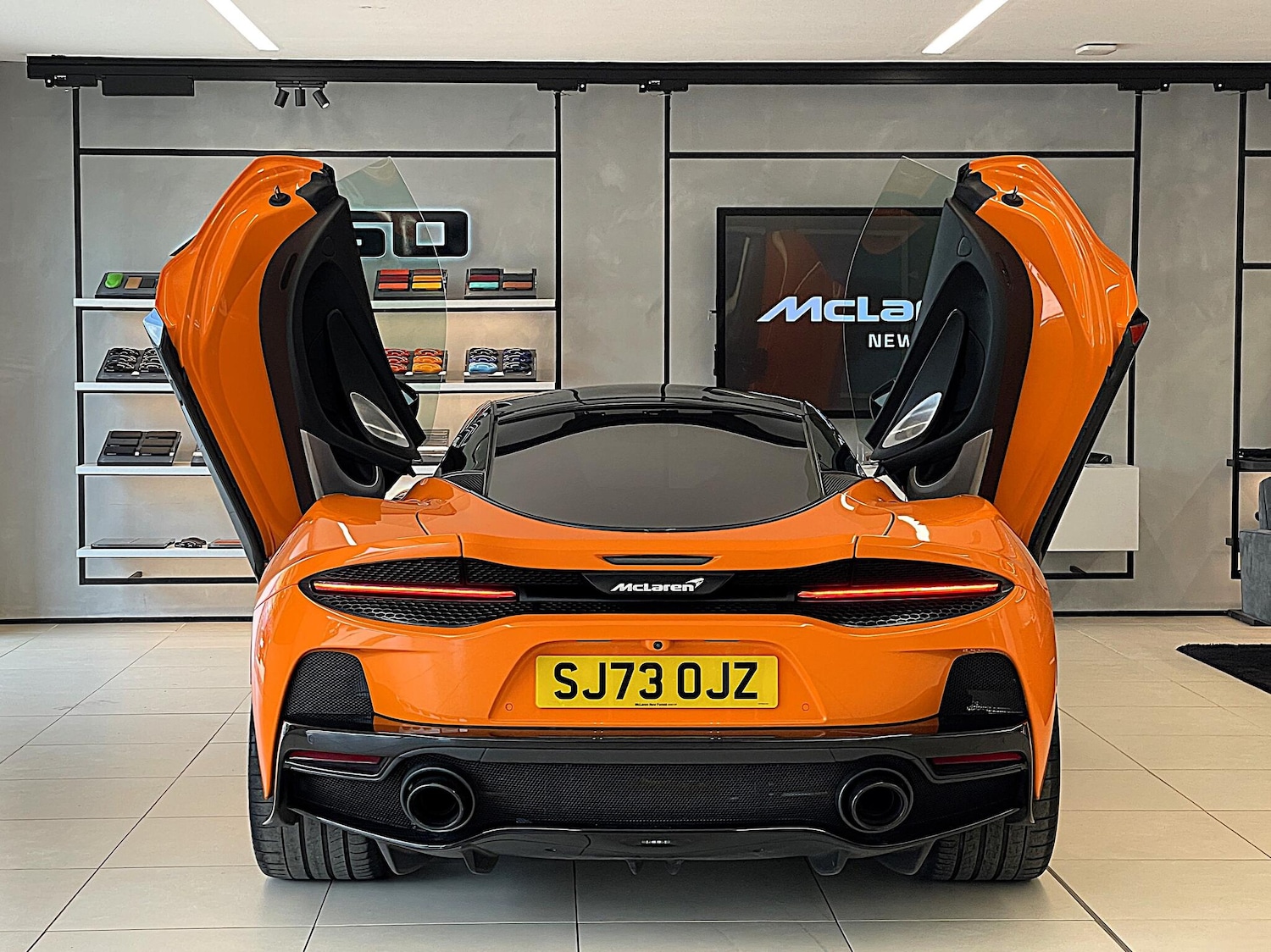 Used McLaren GT 2023 for sale - 76714712: Photo 12