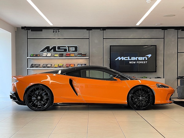 Used McLaren GT 2023 for sale - 76215481: Photo 2