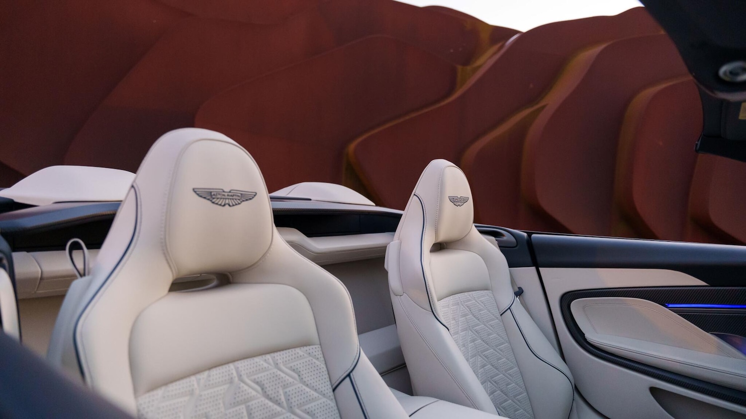 Used Aston Martin Vanquish for sale - 77190711: Photo 12