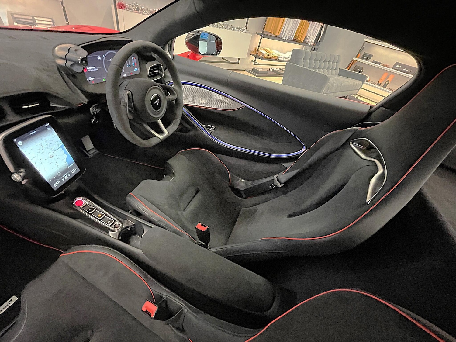 Used McLaren Artura 2023 for sale - 77040618: Photo 11