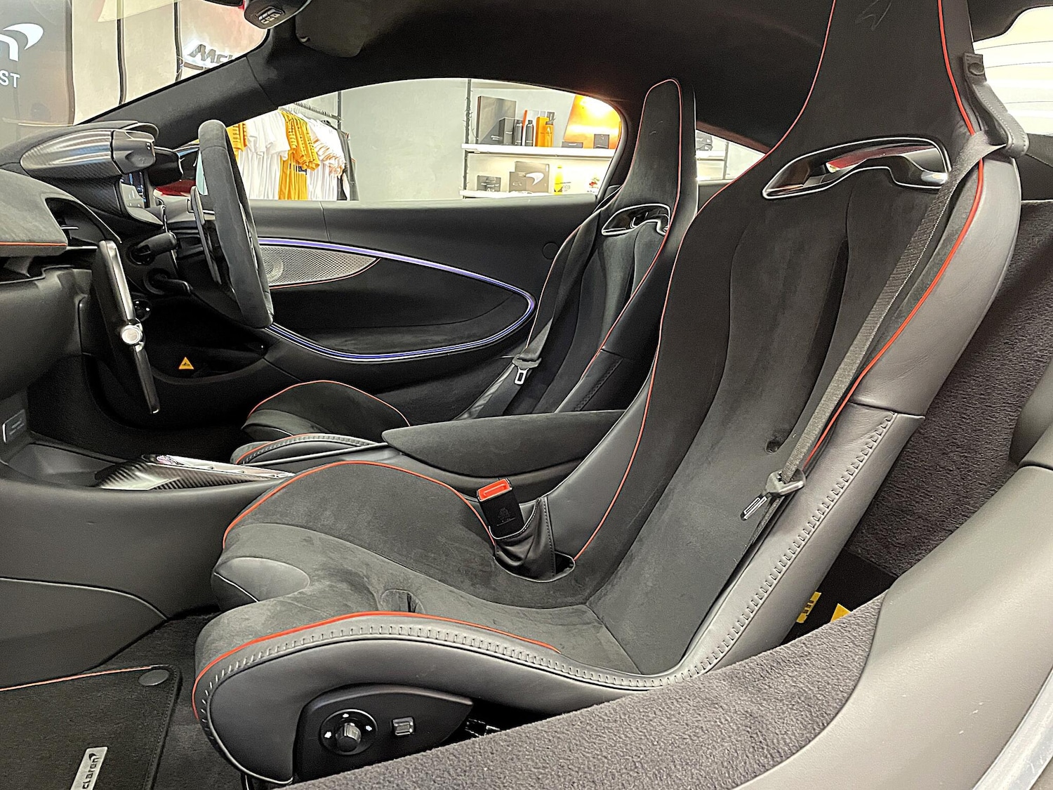 Used McLaren Artura 2023 for sale - 77040618: Photo 7