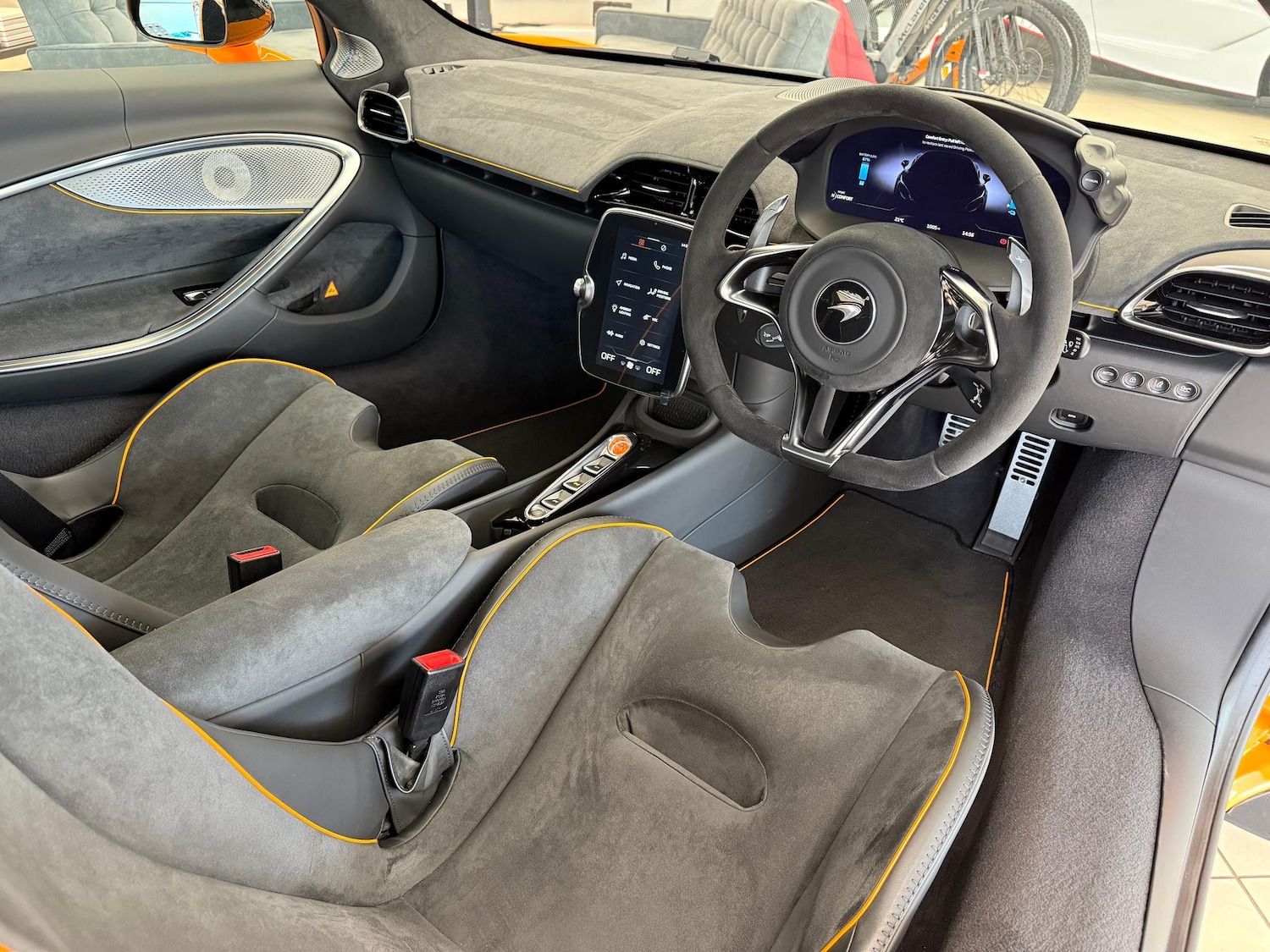 Used McLaren Artura 2025 for sale - 76987942: Photo 5