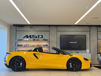 Used McLaren Artura 2025 for sale - 76512878: Photo
