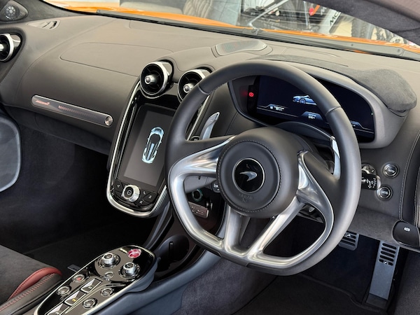 Used McLaren GT 2025 for sale - 76226492: Photo 11