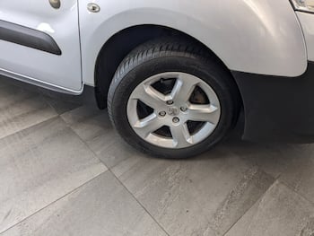 Used Peugeot Partner Tepee 2014 for sale - 79843765: Photo