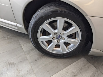 Used Volvo V70 2010 for sale - 78556837: Photo