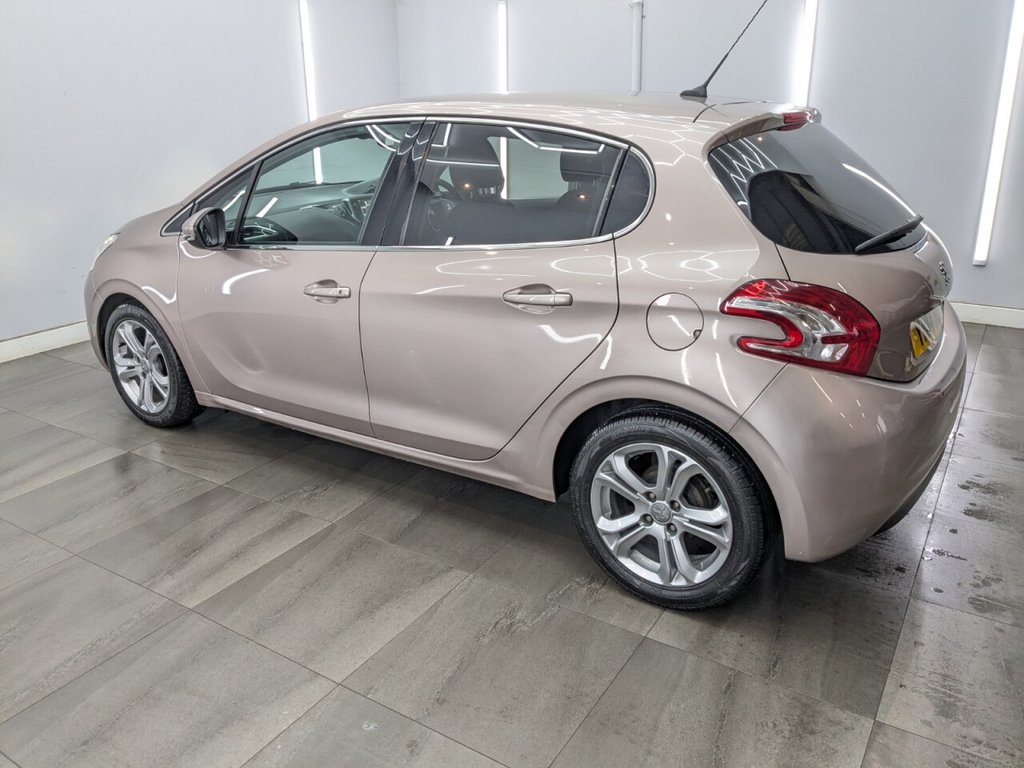 Used Peugeot 208 2014 for sale - 77498547: Photo 7