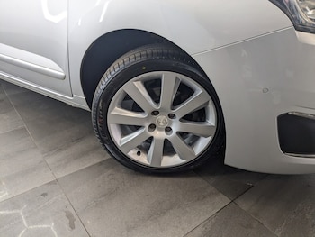 Used Peugeot 5008 2016 for sale - 78556920: Photo