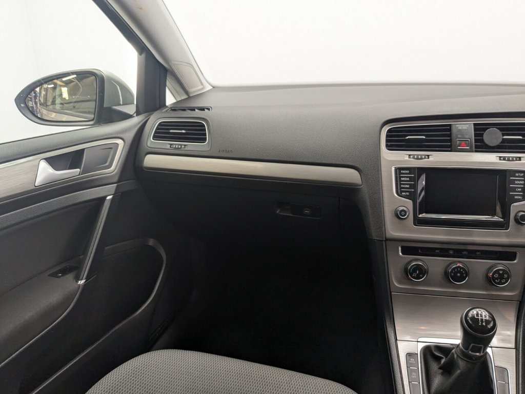 Used Volkswagen Golf 2015 for sale - 77200054: Photo 21