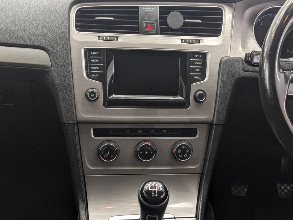 Used Volkswagen Golf 2015 for sale - 77200054: Photo 22