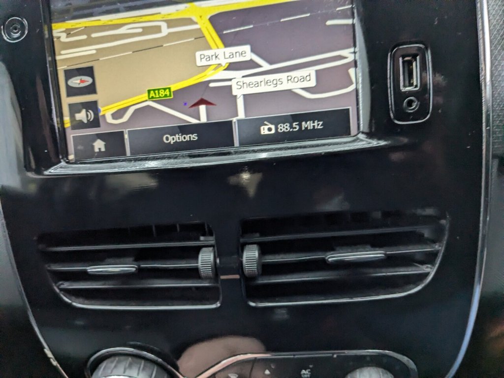 Used Renault Clio 2014 for sale - 77642156: Photo 27