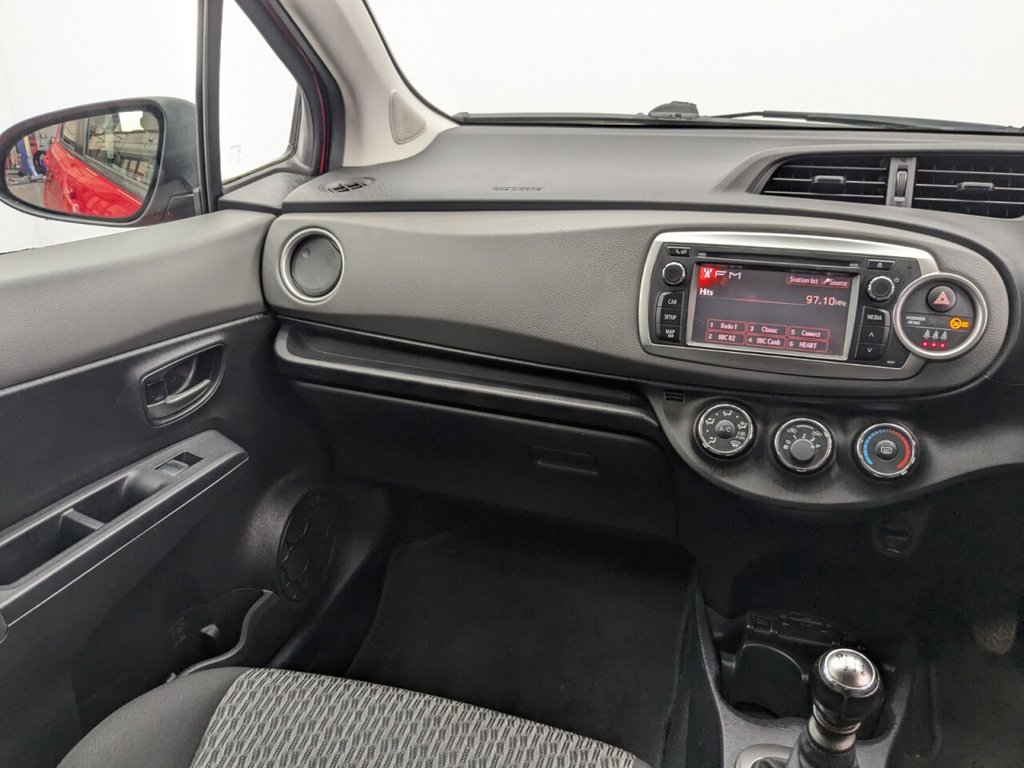 Used Toyota Yaris 2013 for sale - 77199809: Photo 21