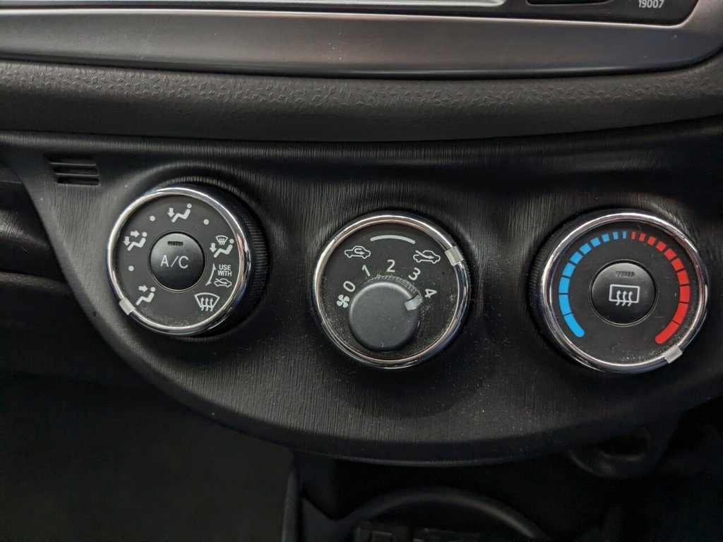 Used Toyota Yaris 2013 for sale - 77199809: Photo 23