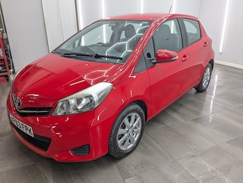 Used Toyota Yaris 2013 for sale - 77199809: Photo