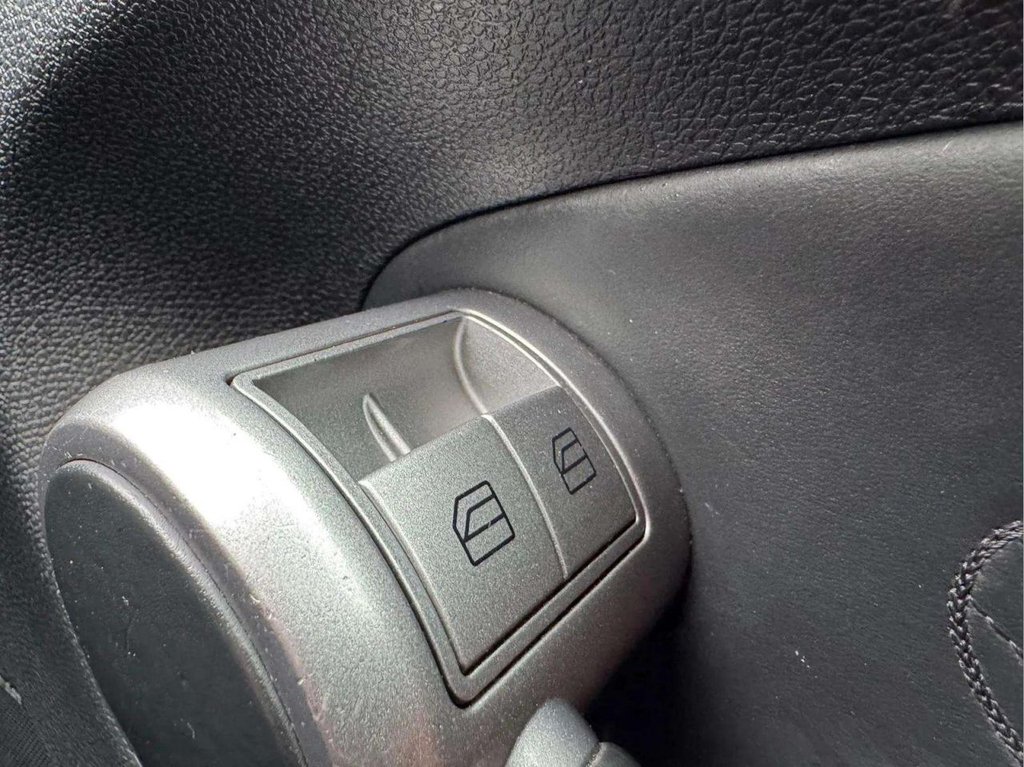 Used Mercedes-Benz SLK 2009 for sale - 77547357: Photo 43