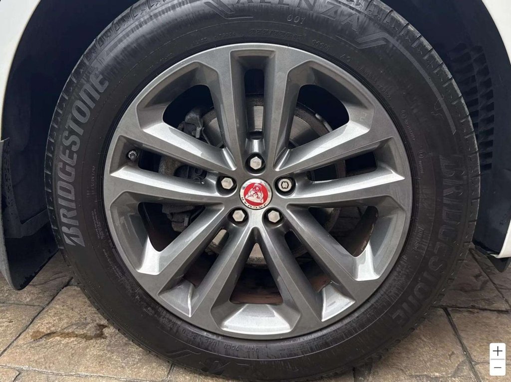 Used Jaguar F-Pace 2016 for sale - 76323693: Photo 8