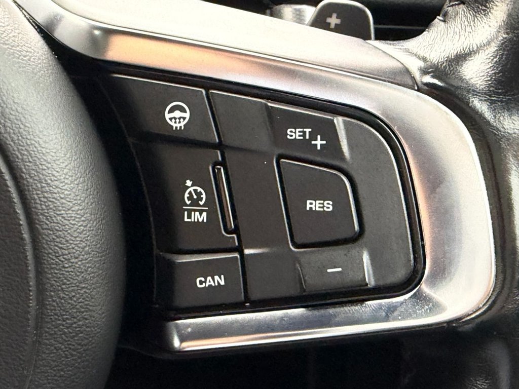 Used Jaguar XF 2017 for sale - 76267307: Photo 36