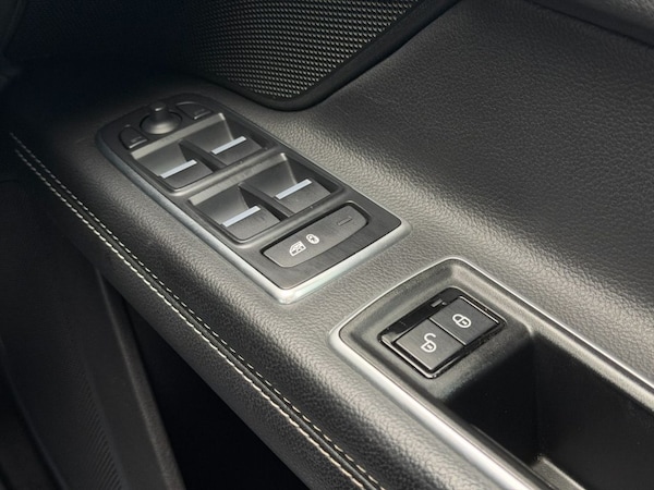 Used Jaguar XF 2017 for sale - 76267307: Photo 39