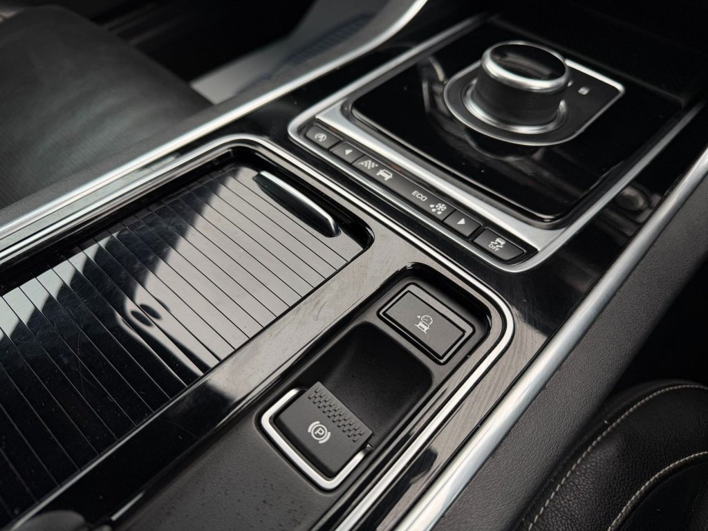 Used Jaguar XF 2017 for sale - 76267307: Photo 47